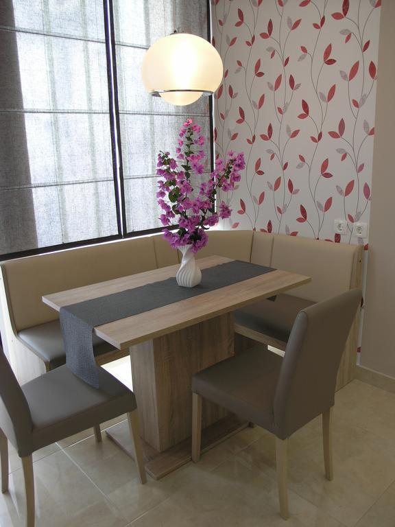 Apartments Dobrila Подгора Екстериор снимка