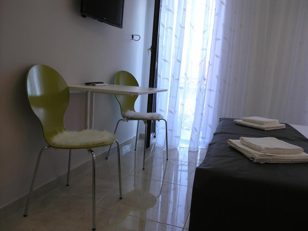 Apartments Dobrila Подгора Екстериор снимка
