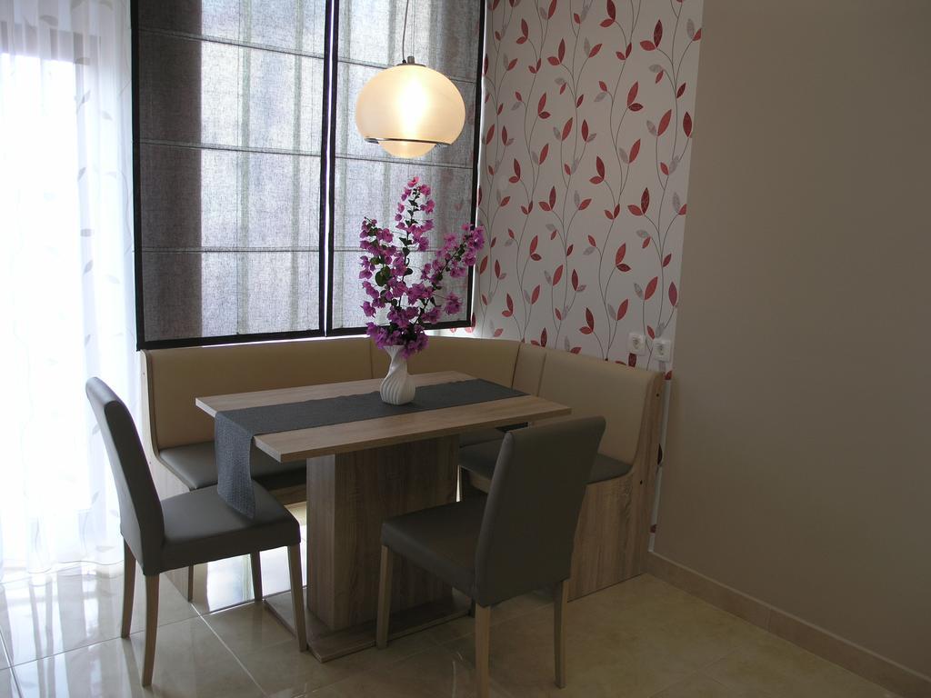 Apartments Dobrila Подгора Екстериор снимка