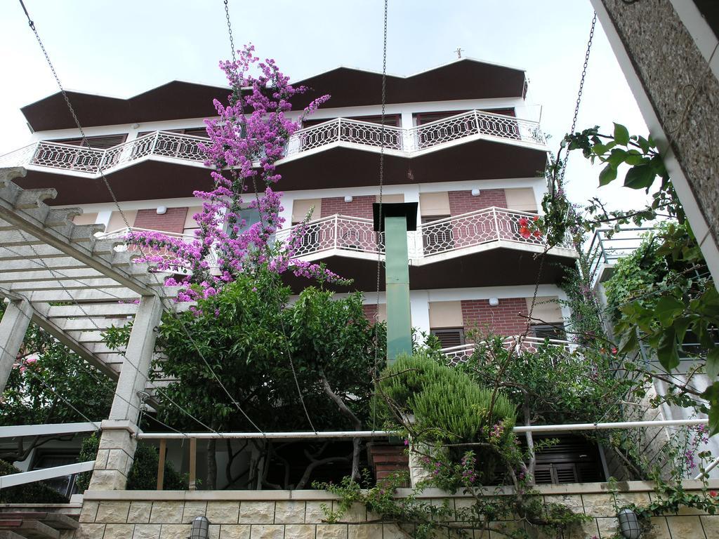 Apartments Dobrila Подгора Екстериор снимка