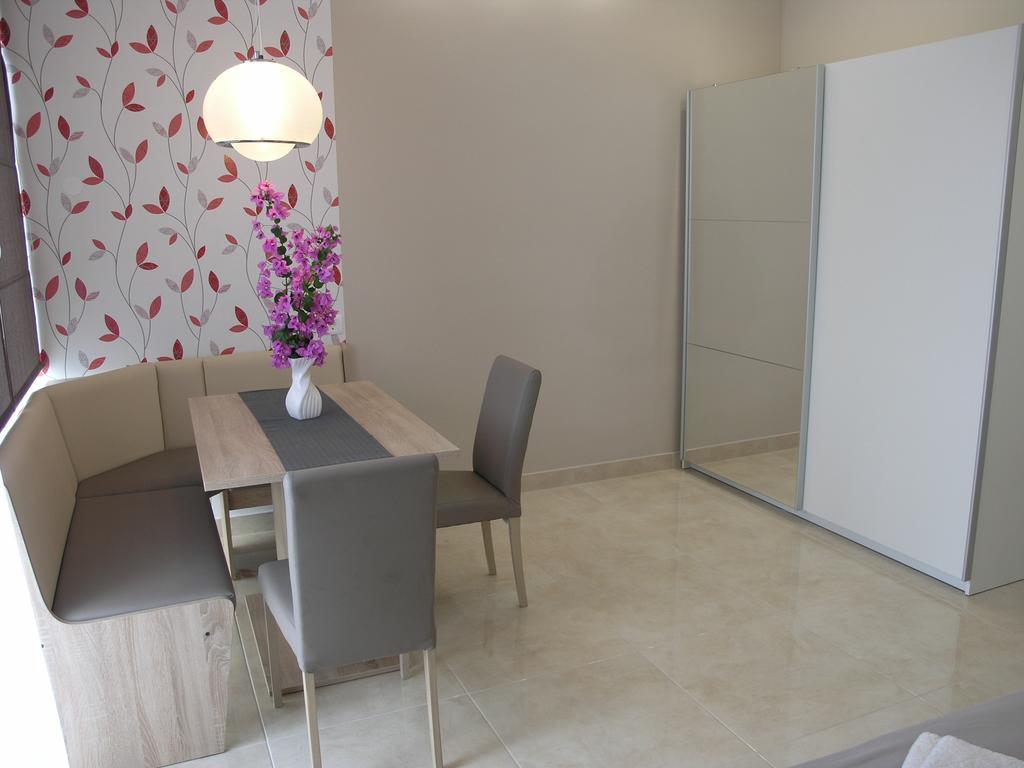 Apartments Dobrila Подгора Екстериор снимка
