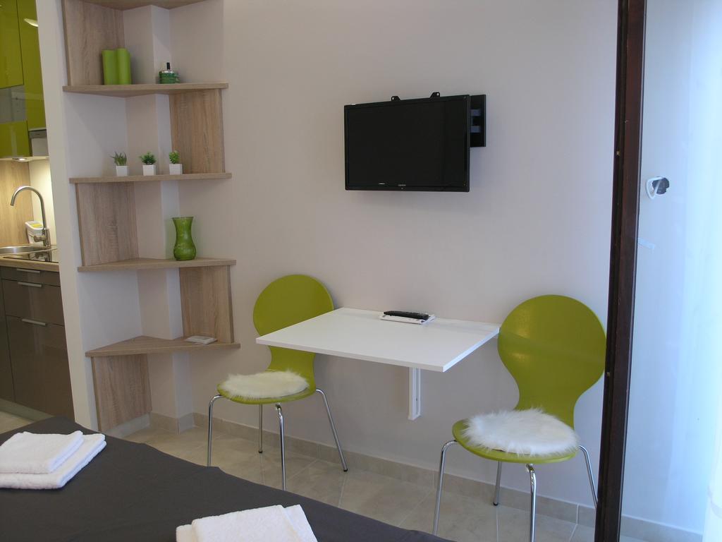 Apartments Dobrila Подгора Екстериор снимка
