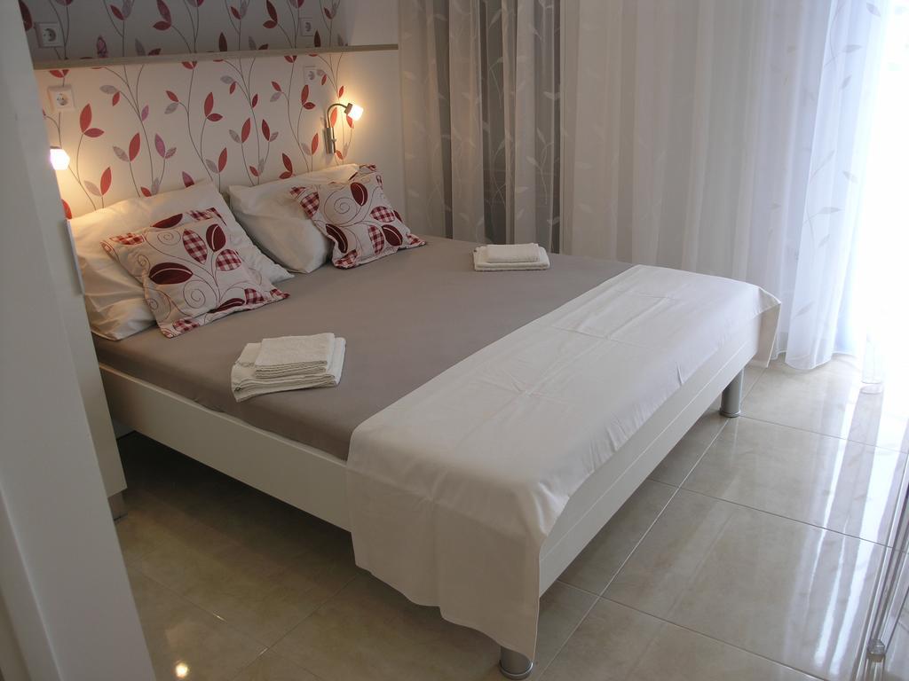 Apartments Dobrila Подгора Екстериор снимка