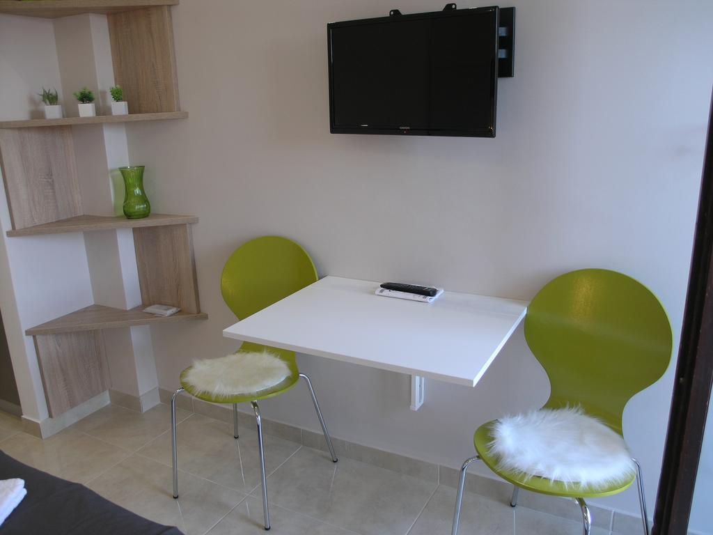 Apartments Dobrila Подгора Екстериор снимка