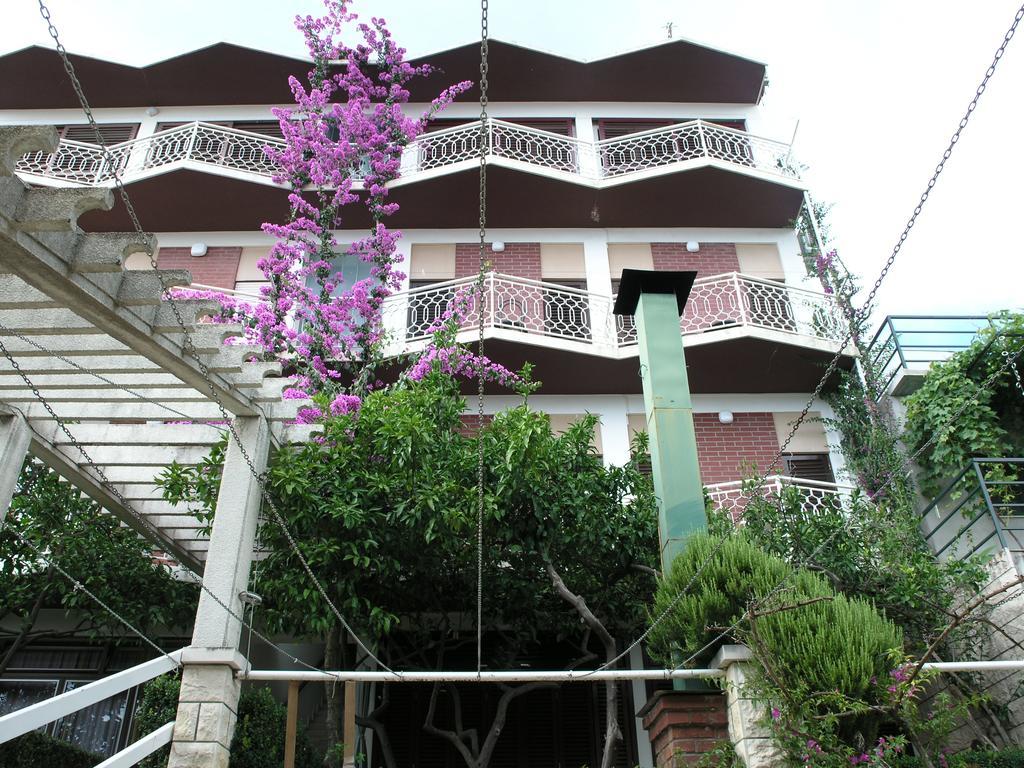 Apartments Dobrila Подгора Екстериор снимка