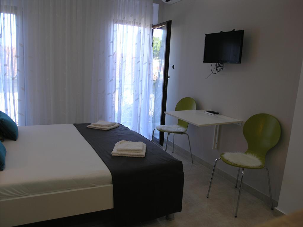 Apartments Dobrila Подгора Екстериор снимка